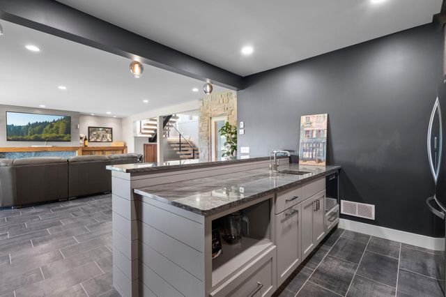 7350 Inwood Way N, Grant, MN 55082