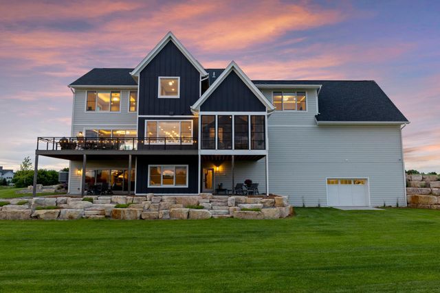 7350 Inwood Way N, Grant, MN 55082