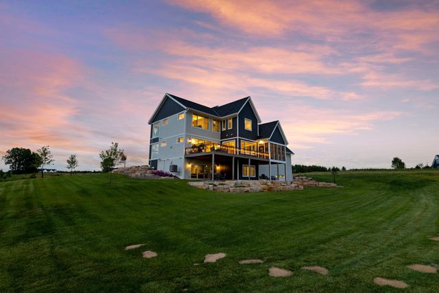 7350 Inwood Way N, Grant, MN 55082