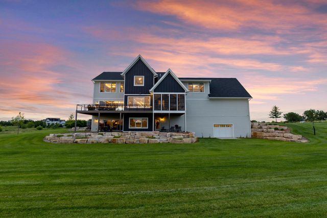 7350 Inwood Way N, Grant, MN 55082
