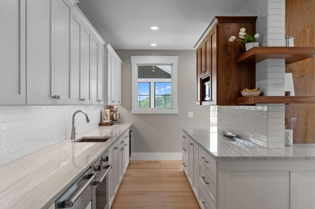 7350 Inwood Way N, Grant, MN 55082