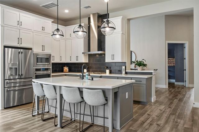 240 Lookout Ridge Drive, Montgomery, TX 77316