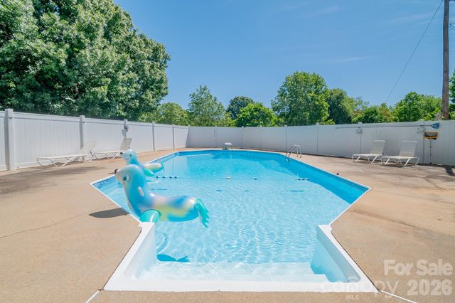 44446 Field Road, New London, NC 28127