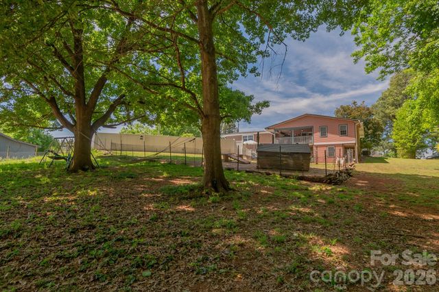 44446 Field Road, New London, NC 28127