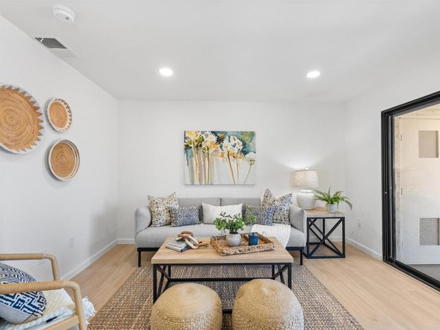 11179 Camino Ruiz 68, San Diego, CA 92126