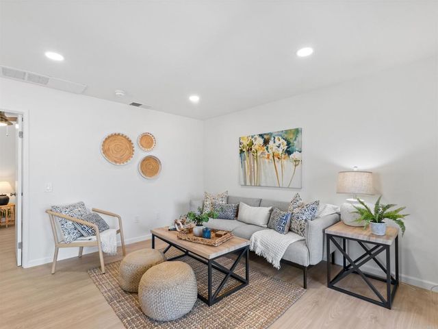 11179 Camino Ruiz 68, San Diego, CA 92126