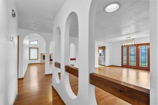 8912 Cherry Hills Road NE, Albuquerque, NM 87111