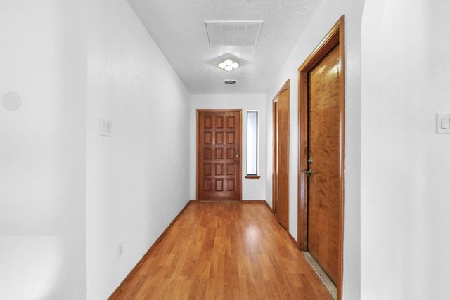 8912 Cherry Hills Road NE, Albuquerque, NM 87111