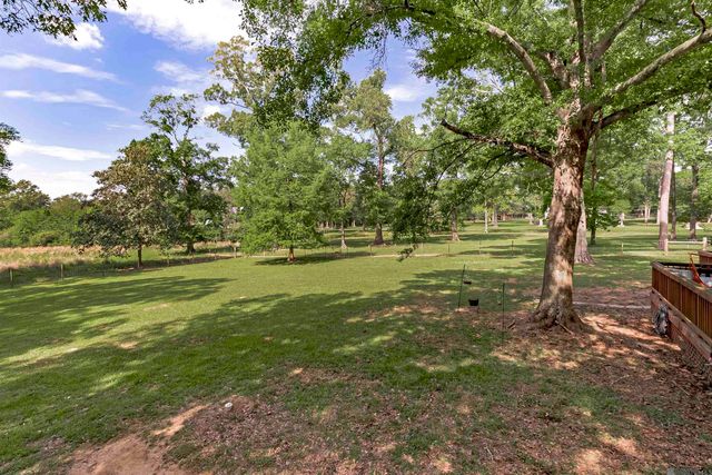 10726 Callender Ct, St Francisville, LA 70775