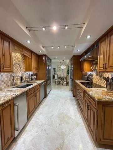 1121 Crandon Blvd D903, Key Biscayne, FL 33149