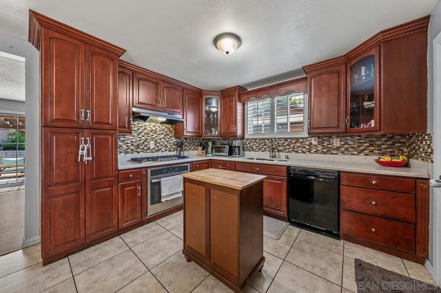 819 Brucker, Spring Valley, CA 91977