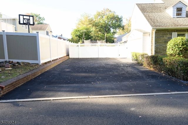 736 Lynmar Way, Union Twp., NJ 07083