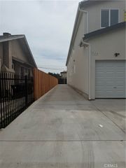 926 W 75th, Los Angeles, CA 90044