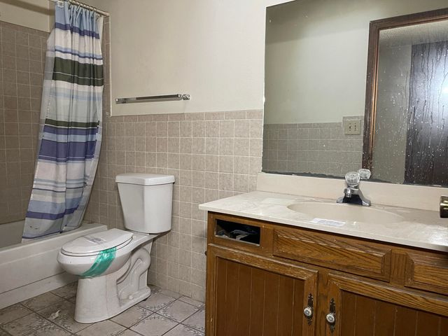 704 Landmark Street NW, Albuquerque, NM 87121