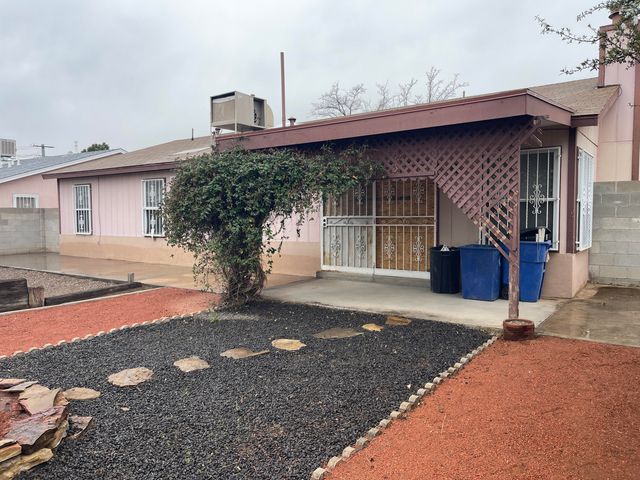 704 Landmark Street NW, Albuquerque, NM 87121