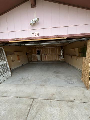 704 Landmark Street NW, Albuquerque, NM 87121