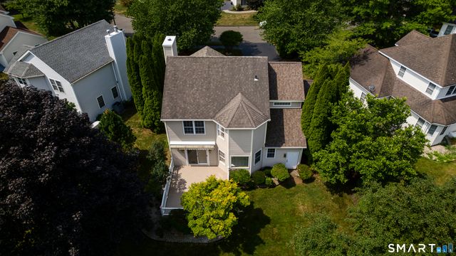 24 Wintonbury Drive, Farmington, CT 06032