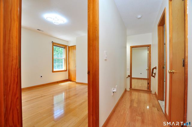 24 Wintonbury Drive, Farmington, CT 06032