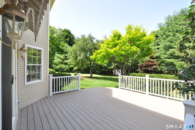 24 Wintonbury Drive, Farmington, CT 06032