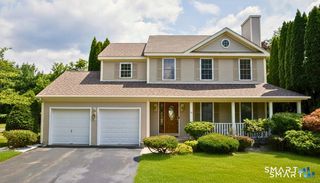 24 Wintonbury Drive, Farmington, CT 06032