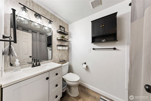 882 SW McCrohan Street, Oak Harbor, WA 98277