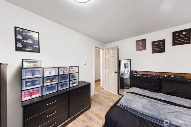 882 SW McCrohan Street, Oak Harbor, WA 98277