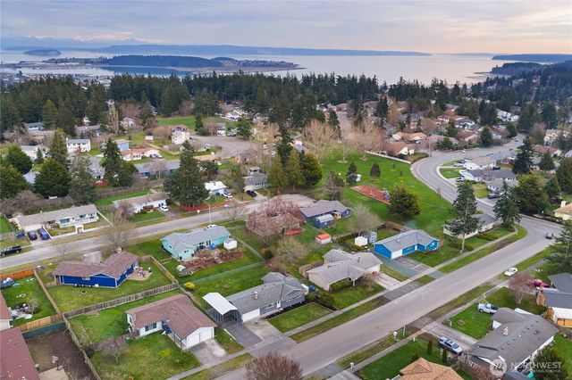 882 SW McCrohan Street, Oak Harbor, WA 98277