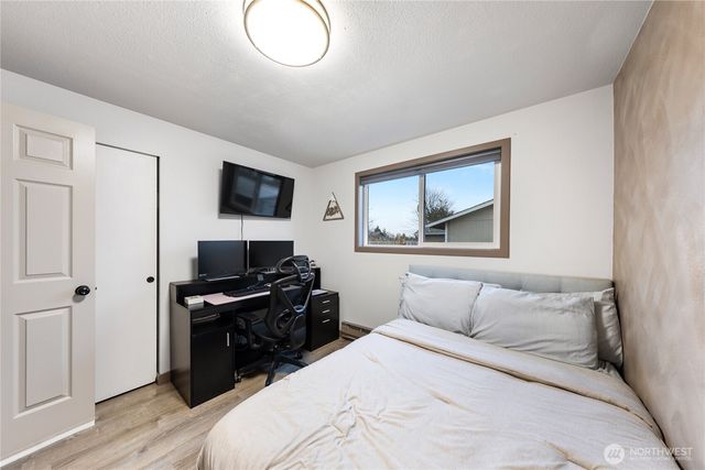 882 SW McCrohan Street, Oak Harbor, WA 98277