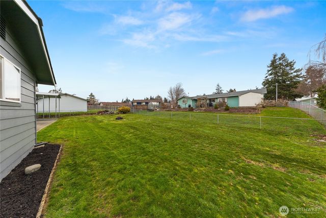882 SW McCrohan Street, Oak Harbor, WA 98277