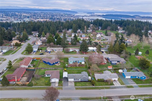 882 SW McCrohan Street, Oak Harbor, WA 98277