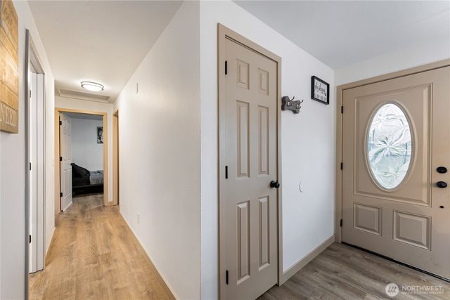 882 SW McCrohan Street, Oak Harbor, WA 98277