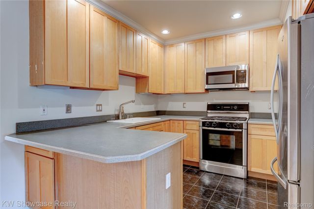 138 Tiffany Lane, Royal Oak, MI 48067