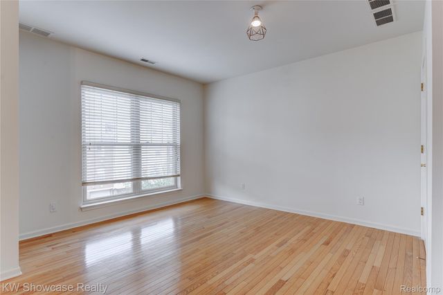 138 Tiffany Lane, Royal Oak, MI 48067