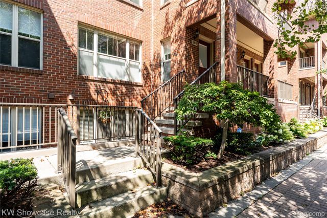 138 Tiffany Lane, Royal Oak, MI 48067