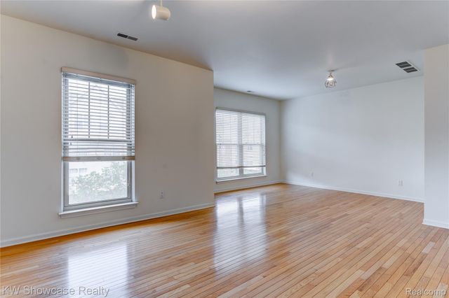 138 Tiffany Lane, Royal Oak, MI 48067