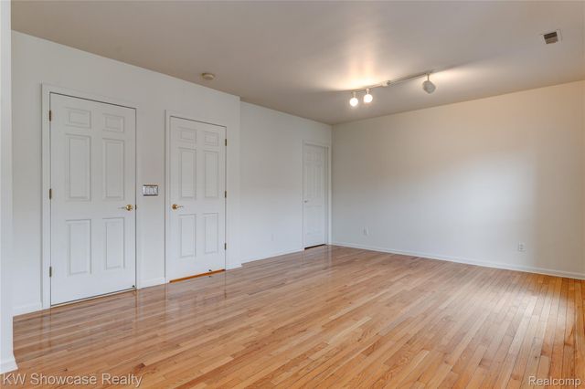 138 Tiffany Lane, Royal Oak, MI 48067