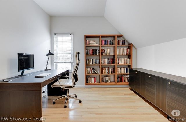 138 Tiffany Lane, Royal Oak, MI 48067