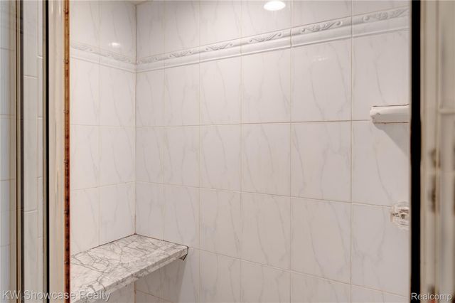 138 Tiffany Lane, Royal Oak, MI 48067