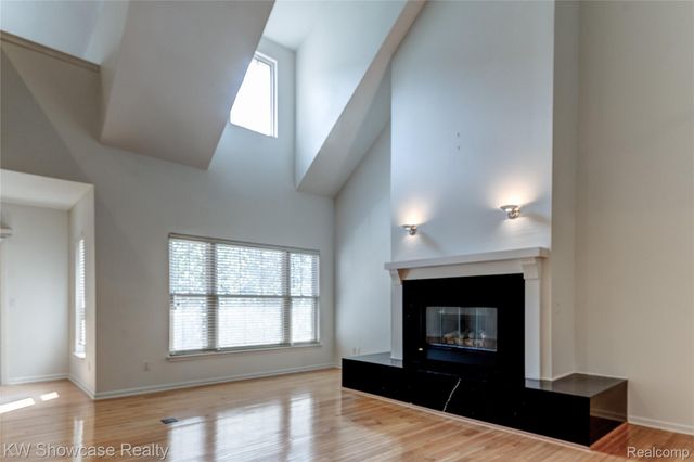 138 Tiffany Lane, Royal Oak, MI 48067