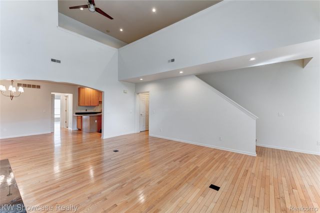 138 Tiffany Lane, Royal Oak, MI 48067