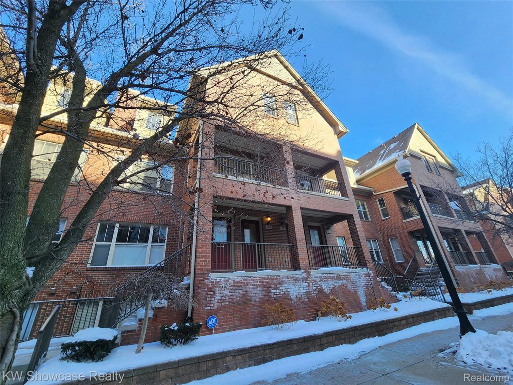 138 Tiffany Lane, Royal Oak, MI 48067