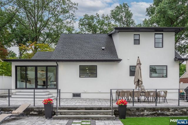 920 Phelps Road, Teaneck, NJ 07666