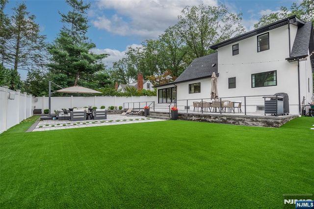 920 Phelps Road, Teaneck, NJ 07666