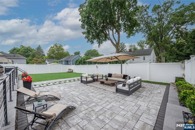 920 Phelps Road, Teaneck, NJ 07666