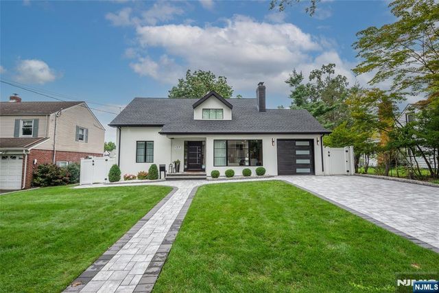 920 Phelps Road, Teaneck, NJ 07666