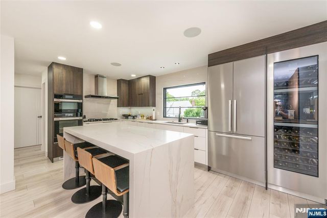 920 Phelps Road, Teaneck, NJ 07666