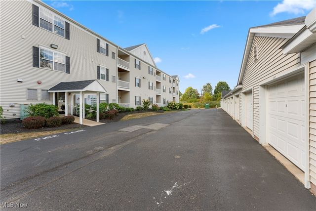 4703 Hills and Dales Road NW 304, Canton, OH 44718