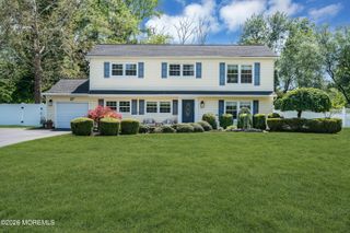 27 Greenleaf Drive, Manalapan, NJ 07726