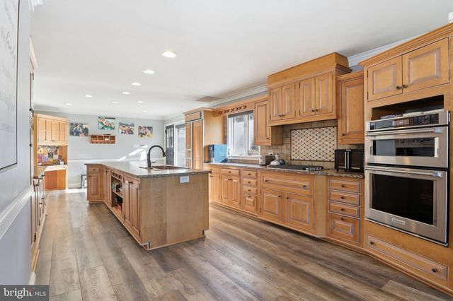 1000 SMALLBROOK LN, York, PA 17403