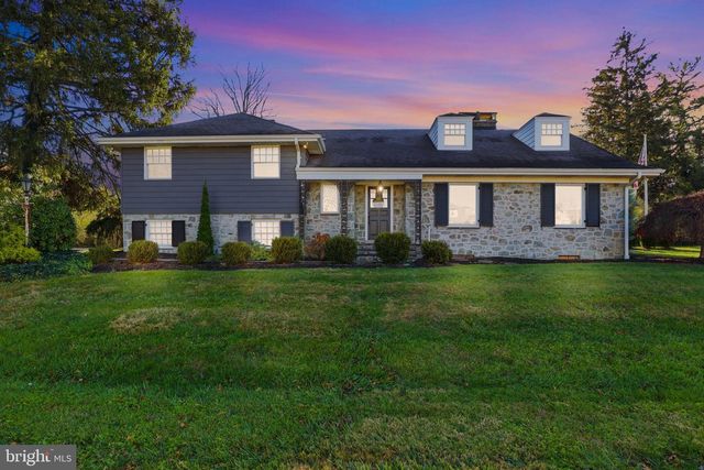 1000 SMALLBROOK LN, York, PA 17403